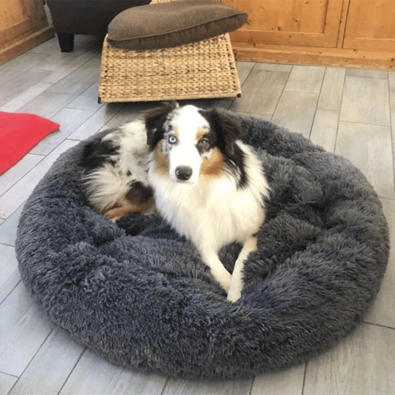 Soothing dog bed, washable, ideal for all dog sizes.